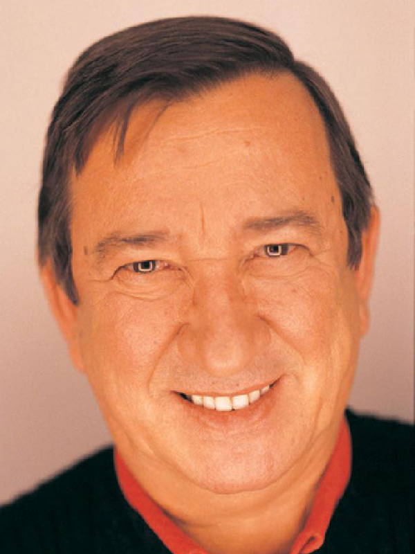 USTA YÖNETMEN TUNÇ BAŞARAN VEFAT ETTİ